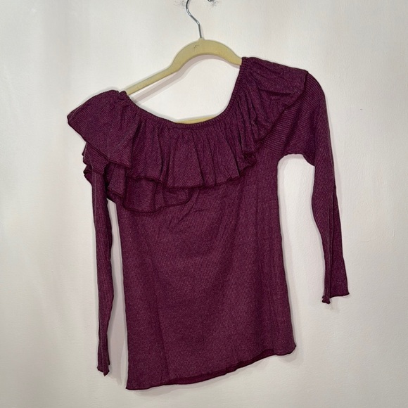 Chaser Ribbed Purple Ruffled Off the Shoulder and Cold Shoulder Blouse NWT - Picture 5 of 10